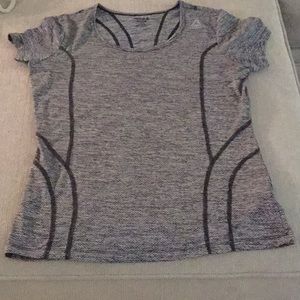 REEBOK Sports Top Size Small Like New